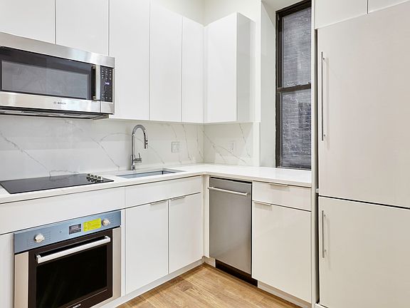 5th image of 166 W 121st St #1R