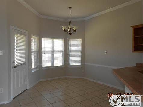 3rd image of 310 Willow Creek Dr