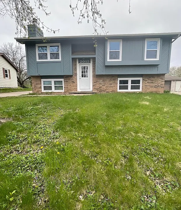 2017 E Hughes Ave