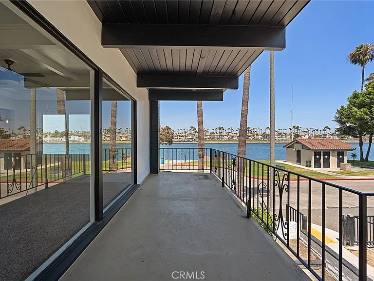 337 La Verne Ave — Photo 9