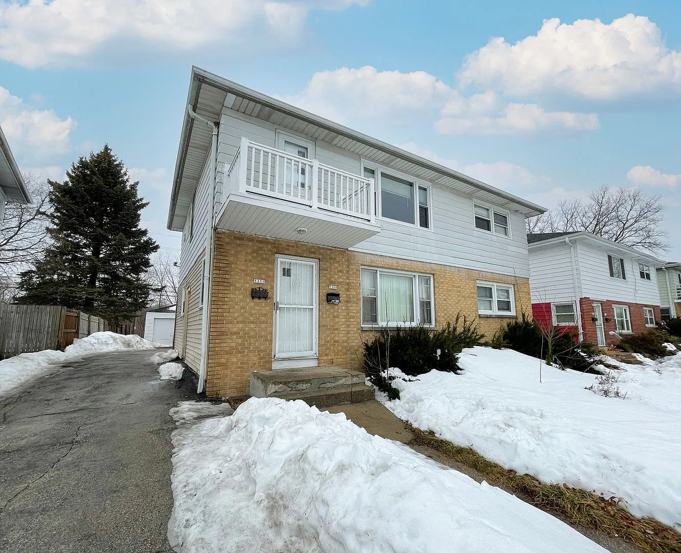 83rd - 5329-31 N — Photo 1