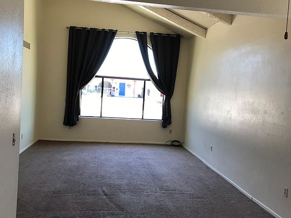 3rd image of 1210 N Arbor Cir