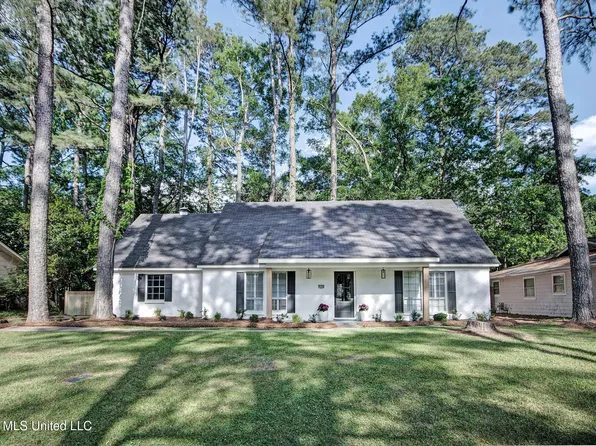 5366 Balmoral Dr, Jackson, MS 39211