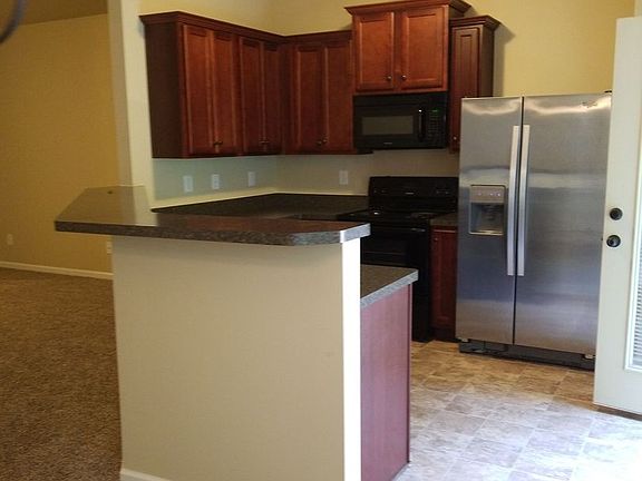 5th image of 628 Oakside Pl