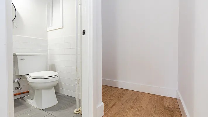 Rented by Nooklyn NYC LLC | media 51