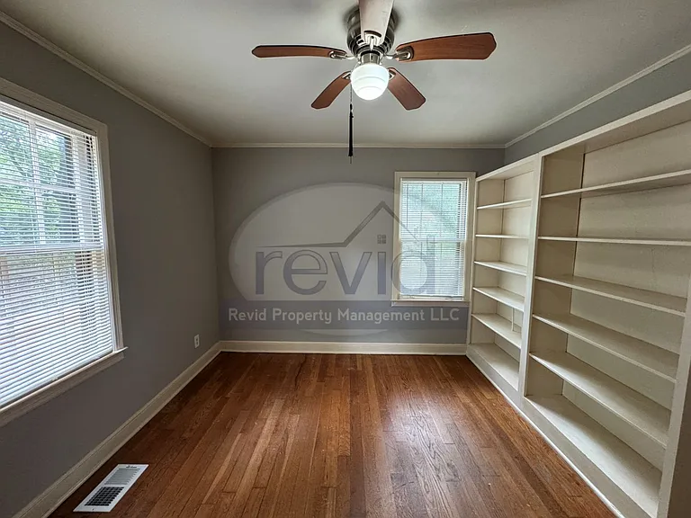 705 S Graham St — Photo 8