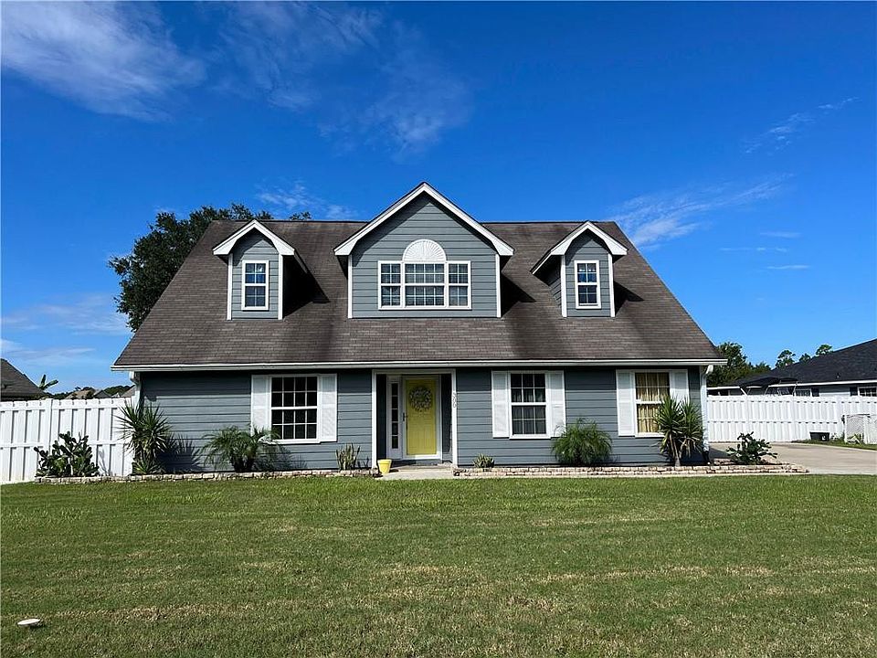 1st image of 300 Victorias Cir
