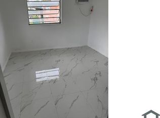 701 NE 8th St, Hallandale, FL 33009