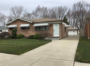 22123 Hoffman St, Saint Clair Shores, MI