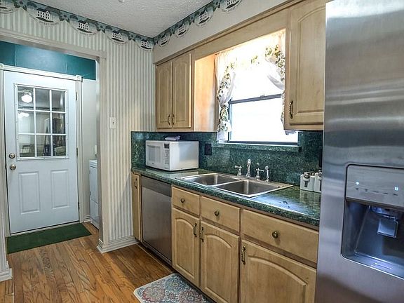 5th image of 1505 Parma Ct