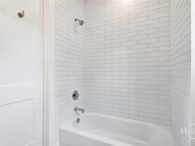 1314 E 38th St — Photo 21