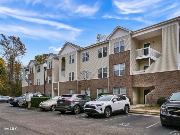 4525 Sagedale Drive Unit 302, Wilmington, NC 28405
