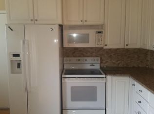 201 Washington Sq APT A, Elk Grove Village, IL 60007