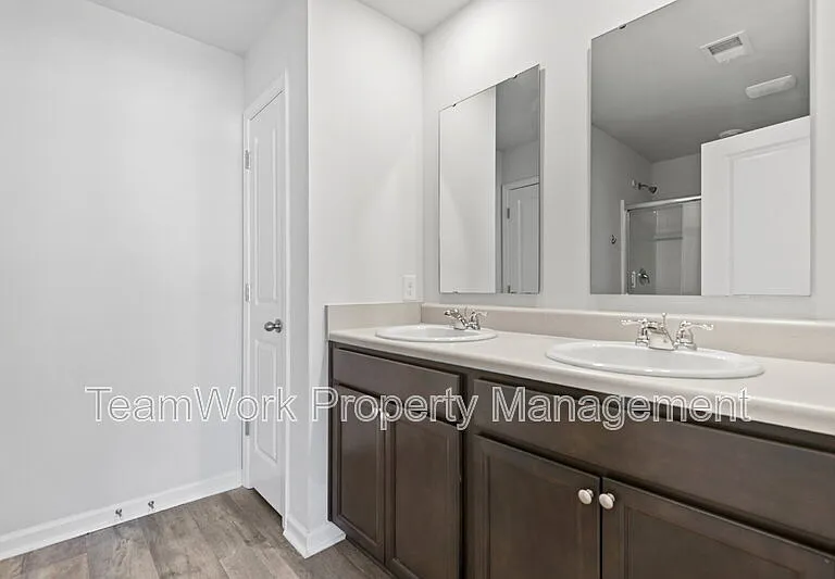 163 Rosefield Ct — Photo 15