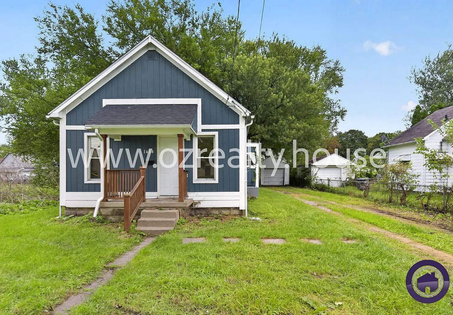 3 bed, 1.0 bath, 872 sqft, $1,295 — Photo 1