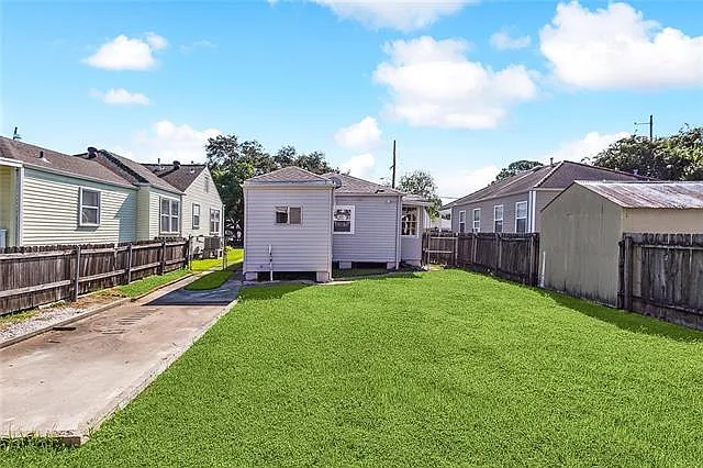 5658 Marshal Foch St — Photo 10