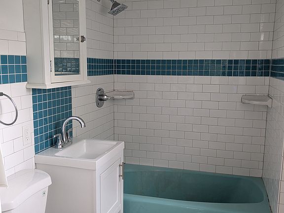5th image of 208 Sunbury St Floor 1
