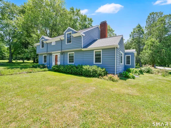 39 Boggs Hill Road, Newtown, CT 06470