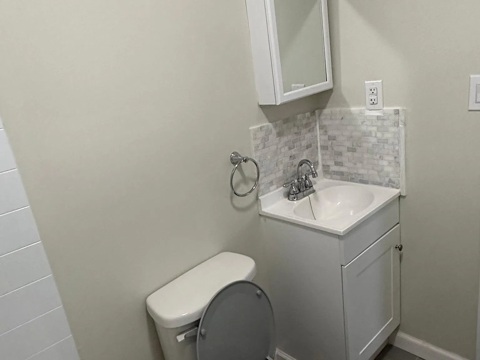 23 Parkwood Blvd — Photo 3
