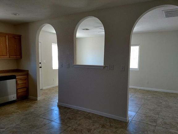 2nd image of 661 Rolling Hills Dr #B