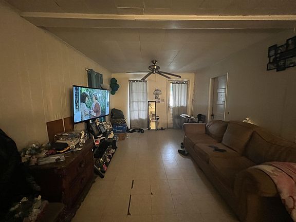 3rd image of 411 E Holt St
