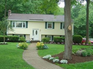 38 Sherwood Dr, Haverhill, MA 01835