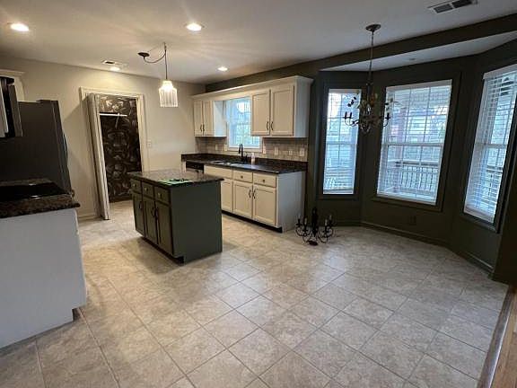 5th image of 1745 Apache Way