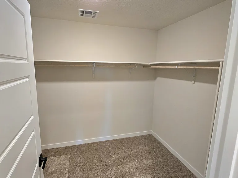4415 Belethor Ave — Photo 11