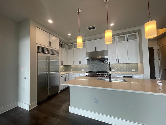 3rd image of 1006 Bannock St #1612