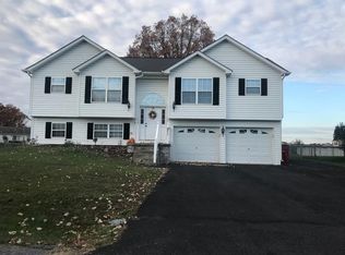 471 Thoreau Dr, Inwood, WV 25428
