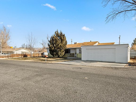 2nd image of 710 Ash Dr