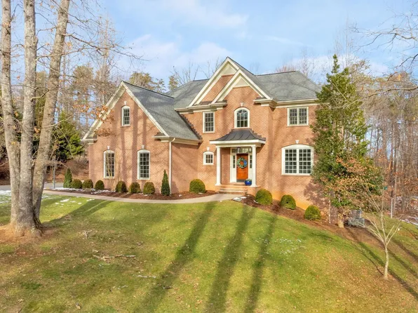 2940 Daventry Ln, Charlottesville, VA 22911