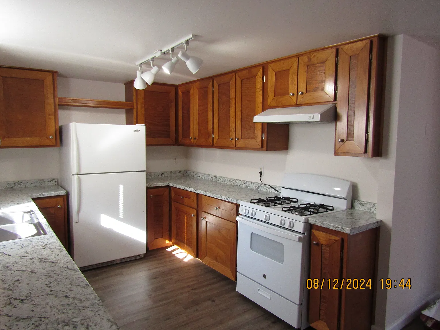 3 bed, 1252 sqft, $1,400 — Photo 1
