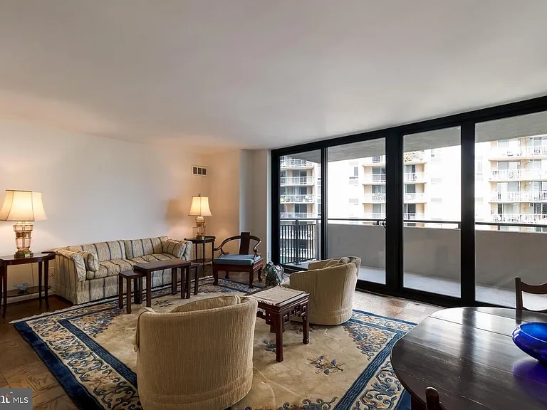 4620 N Park Ave #810E — Photo 1