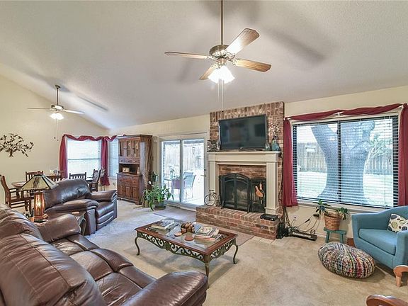4th image of 2118 Churchill Downs Dr