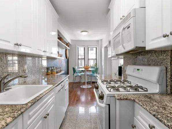 327 Central Park West image 10 of 13