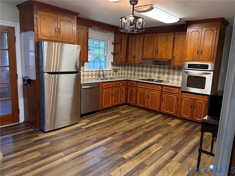 9325 Brentwood Dr — Photo 7