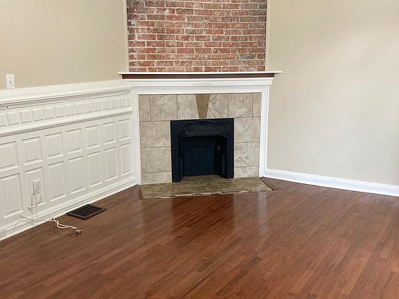 2nd image of 310 Pennsylvania St APT 2