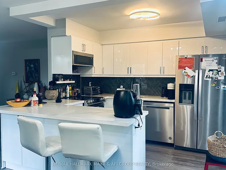 15390 Yonge St #201 — Photo 14