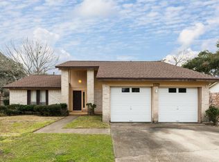 119 Tamarisk Trl, Lake Jackson, TX 77566