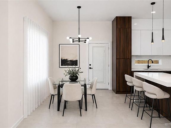5th image of 916 Glory St #15-A