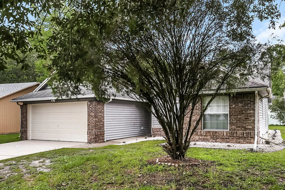3 bed, 2.0 bath, 1552 sqft, $1,780 — Photo 3
