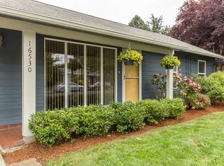 16530 SE Salmon St, Portland, OR 97233