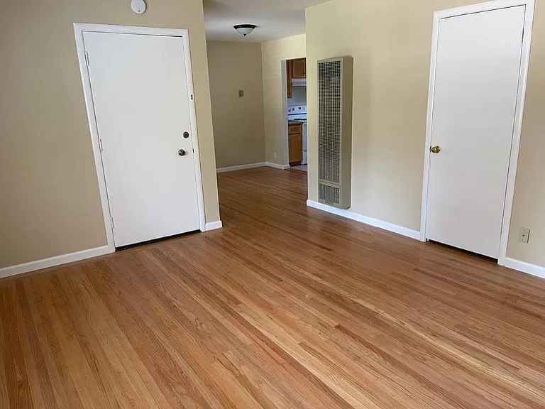 343 Waverley St #2 — Photo 2