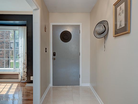 4th image of 10605 Chertsey Pl