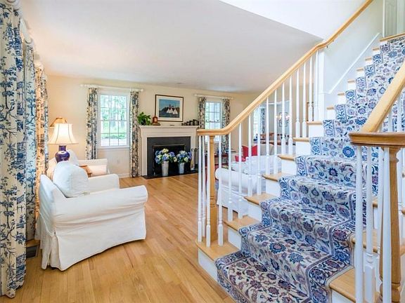 2nd image of 24 Bayberry Ln