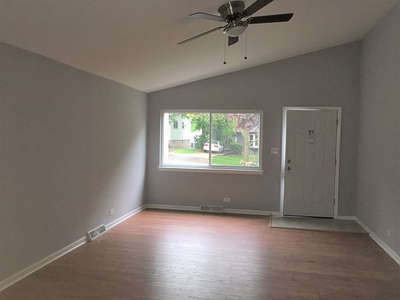 3rd image of 323 E Stimmel St