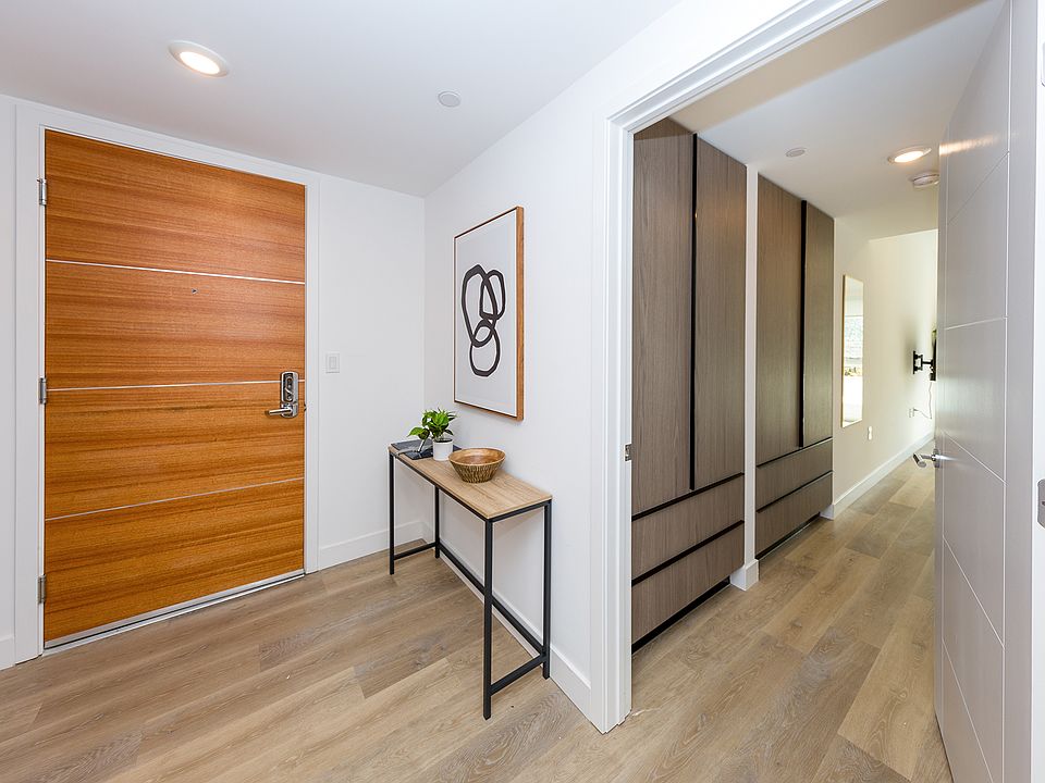 1st image of 5153 W Maplewood Ave #101