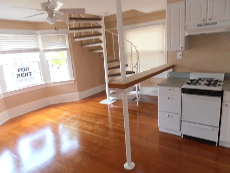 2455 2nd Ave #C — Photo 3