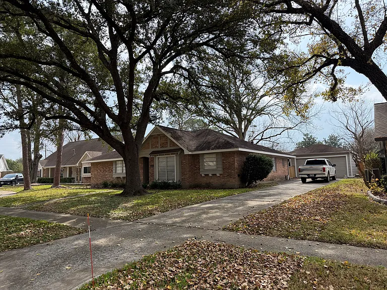 8211 Braes Meadow Dr — Photo 3